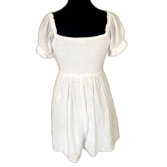 Hollister Size S White Eyelet Romper Boho Resort Vacation Spring Summer Beach - Picture 2 of 6